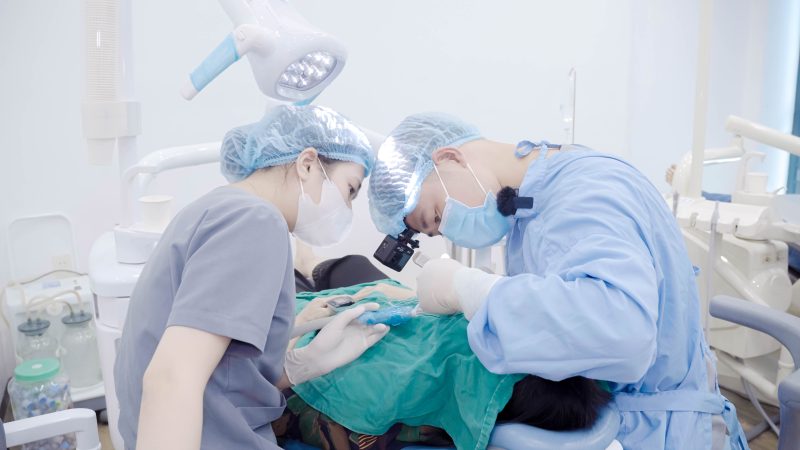 Niềng răng được thực hiện bởi các bác sĩ có kinh nghiệm