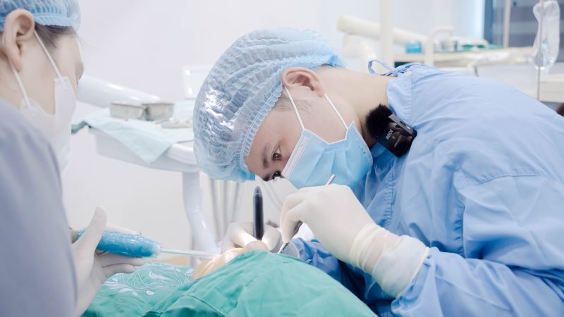 Nhổ răng khôn với đội ngũ chuyên nghiệp, tận tâm